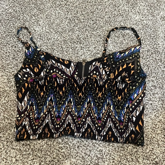 Zipper front tribal crop top - Picture 2 of 2